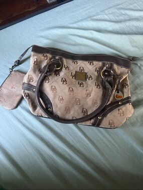 Dooney & Bourke Vintage *PLEASE READ DESCRIPTION*